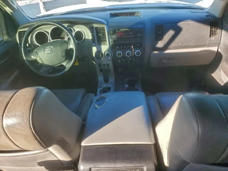 2013 TOYOTA SEQUOIA SR5  