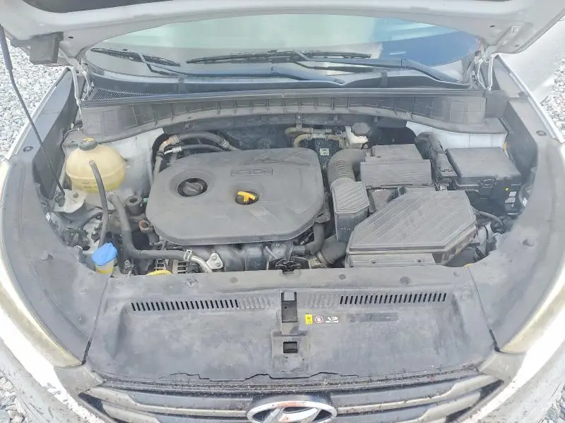 2016 HYUNDAI TUCSON SE  