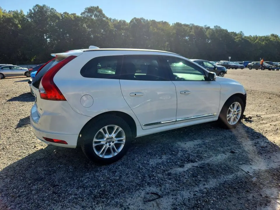 2015 VOLVO XC60 T5  