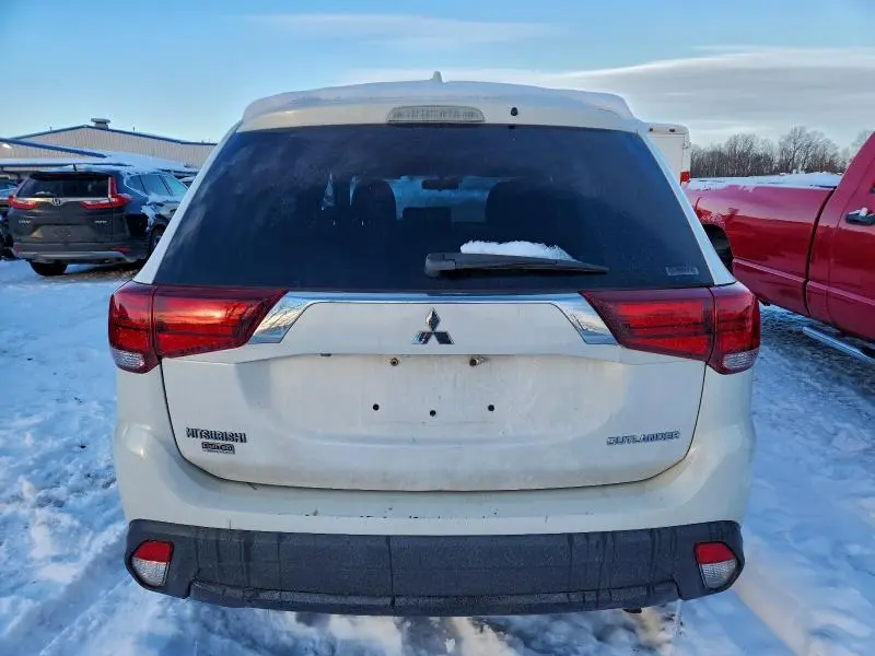 2018 MITSUBISHI OUTLANDER SE  
