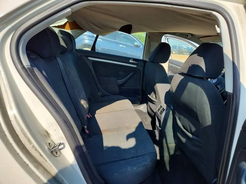 2010 VOLKSWAGEN JETTA S  