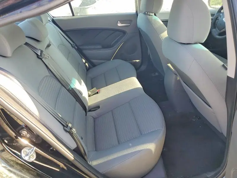 2017 KIA FORTE LX  