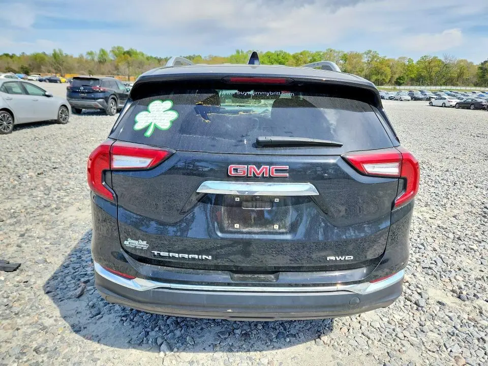 2024 GMC TERRAIN SLT  