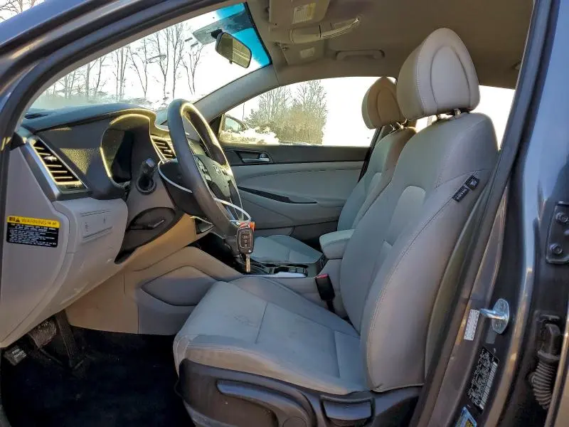 2018 HYUNDAI TUCSON SE  