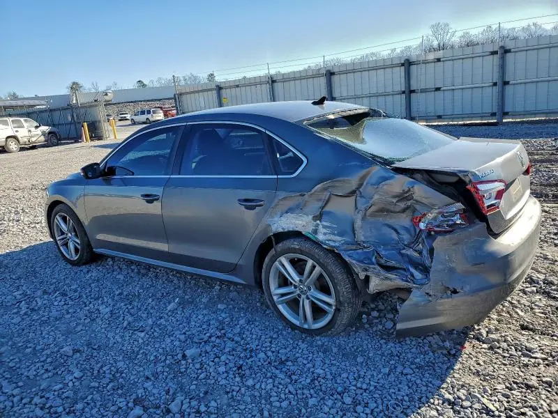 2015 VOLKSWAGEN PASSAT SE  