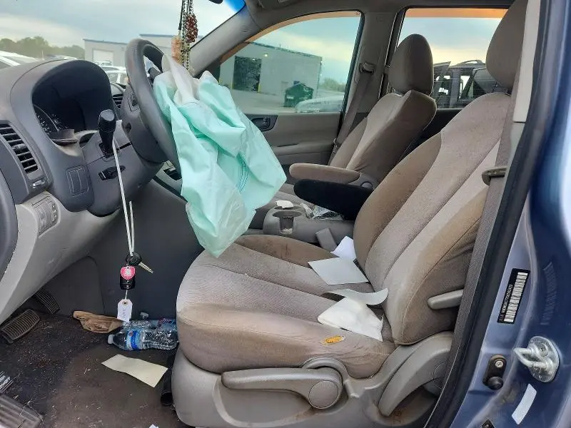 2012 KIA SEDONA LX  