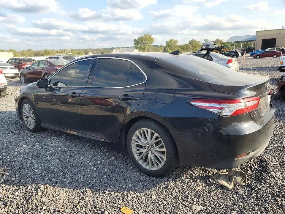 2019 TOYOTA CAMRY XLE  