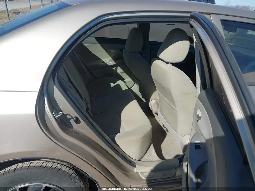 2010 TOYOTA COROLLA LE