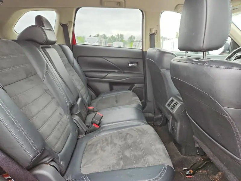 2020 MITSUBISHI OUTLANDER SE  