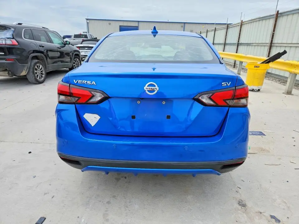 2020 NISSAN VERSA SV  