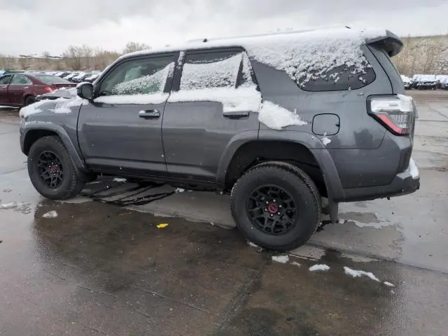 2023 TOYOTA 4RUNNER SE