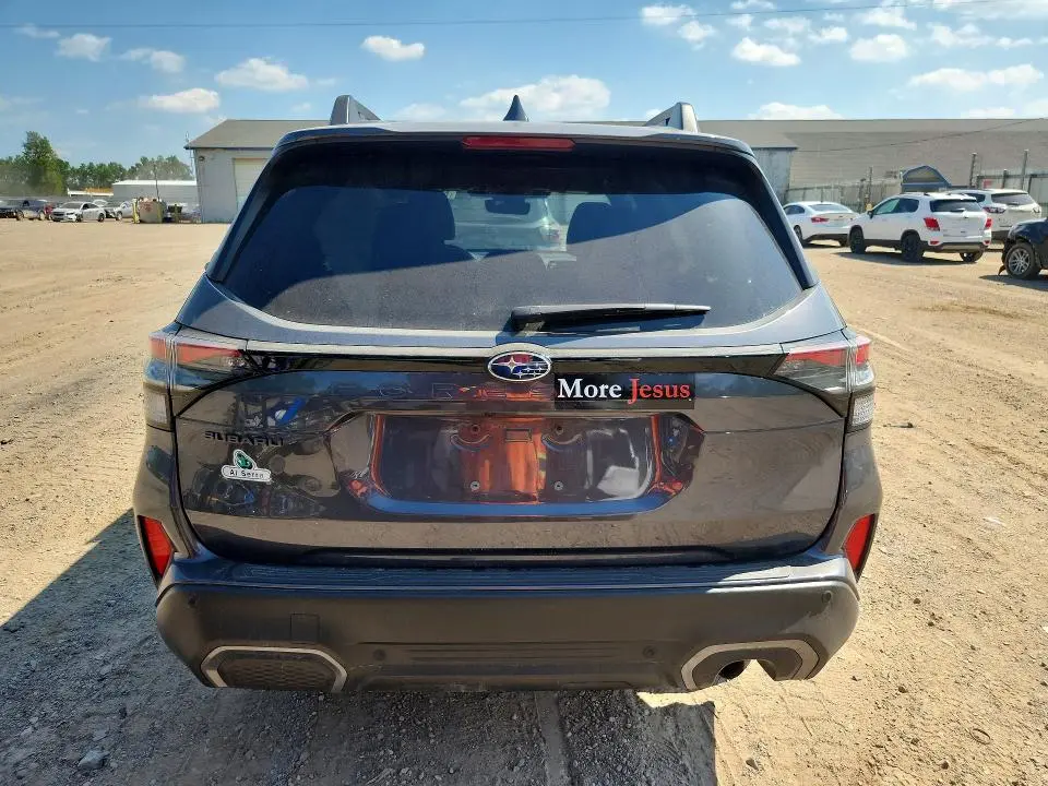 2025 SUBARU FORESTER LIMITED  
