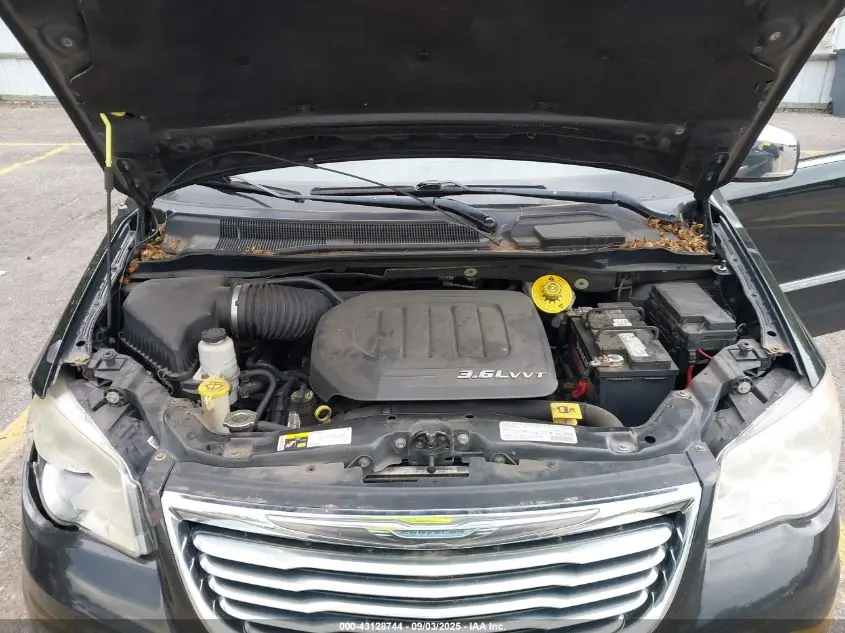 2013 CHRYSLER TOWN & COUNTRY LIMITED