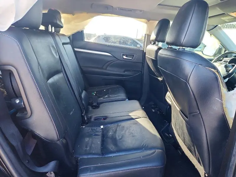 2019 TOYOTA HIGHLANDER XLE  
