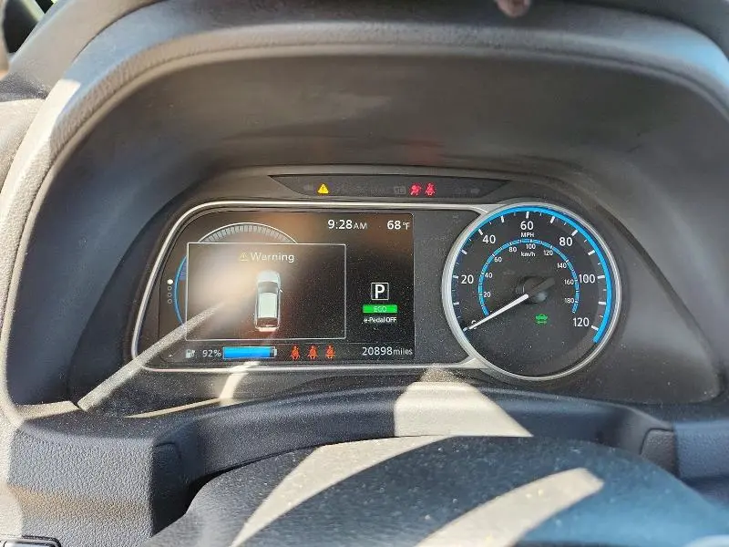 2022 NISSAN LEAF S  