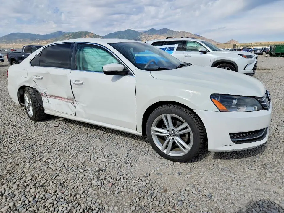 2014 VOLKSWAGEN PASSAT SE  