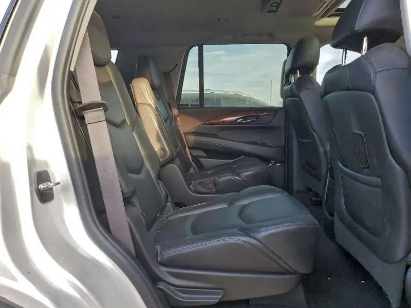 2017 CADILLAC ESCALADE LUXURY  