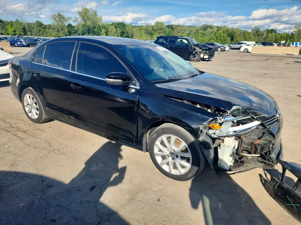 2014 VOLKSWAGEN JETTA SE  