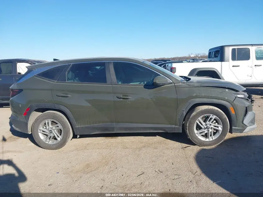 2025 HYUNDAI TUCSON SE