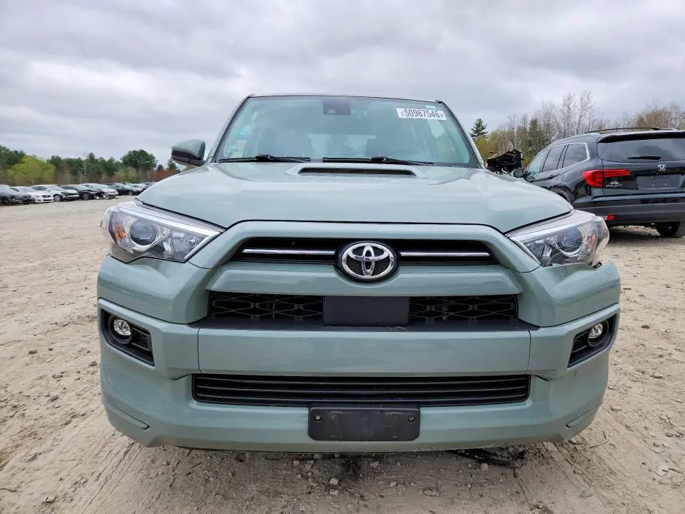 2022 TOYOTA 4 RUNR SR5   