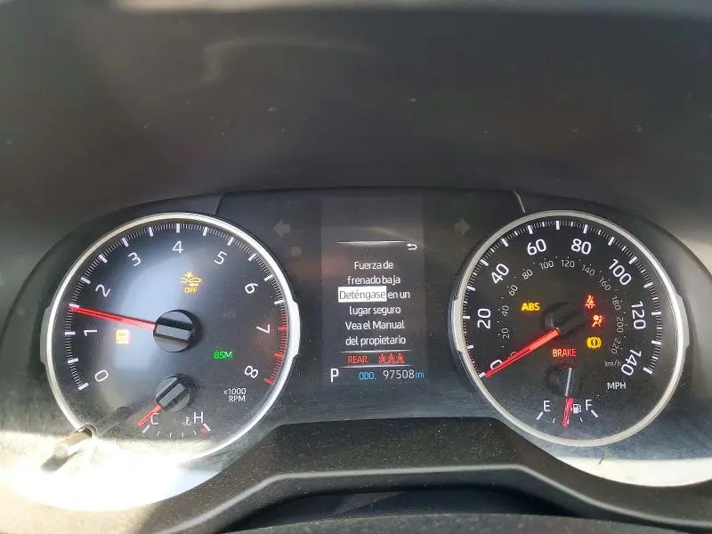 2020 TOYOTA RAV4 LE  