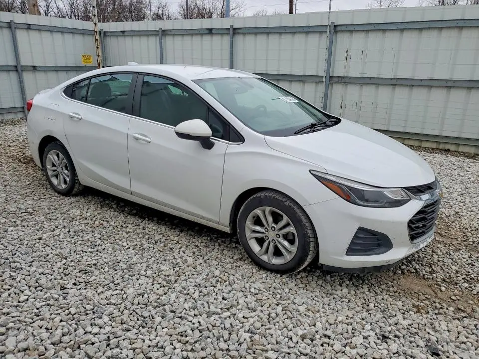 2019 CHEVROLET CRUZE LT  