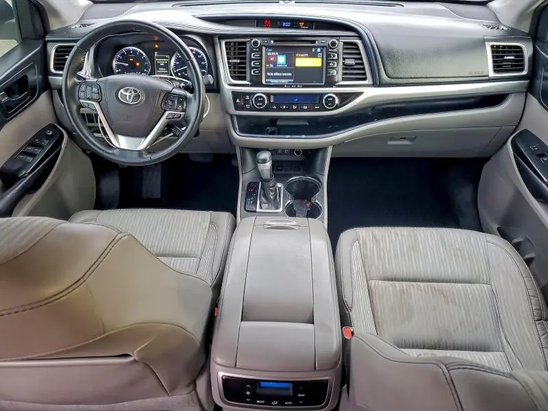 2017 TOYOTA HIGHLANDER LE  