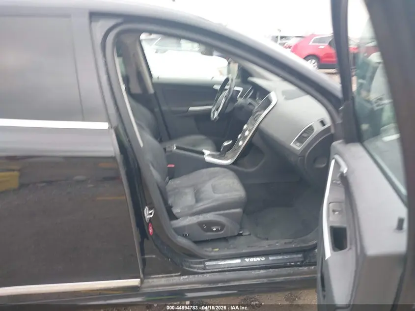 2016 VOLVO XC60 T6 DRIVE-E PLATINUM