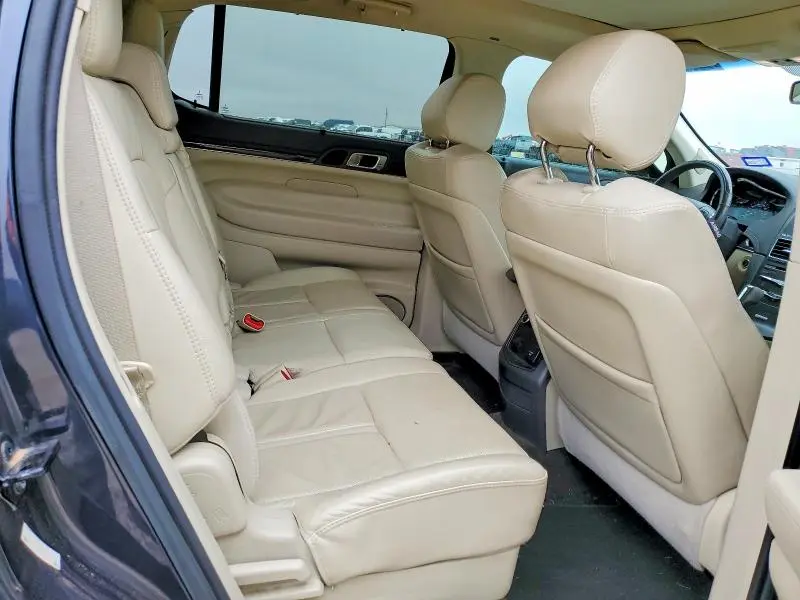 2013 LINCOLN MKT   