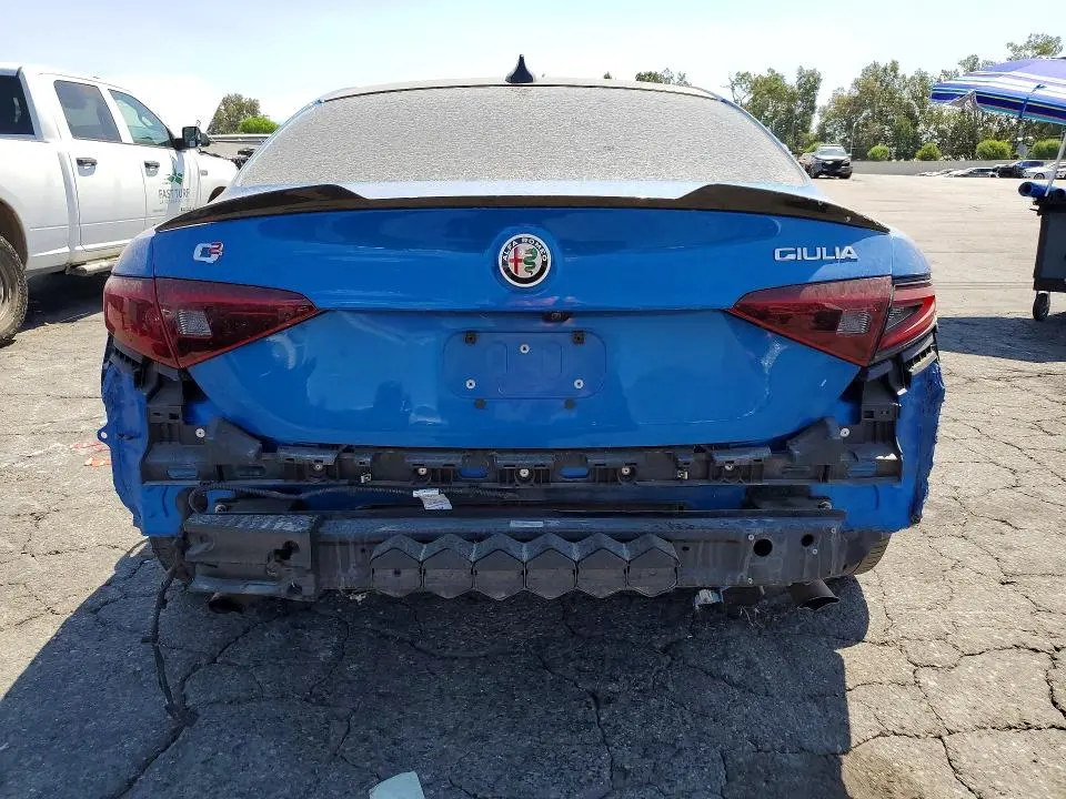 2022 ALFA ROMEO GIULIA SUPER SPORT  
