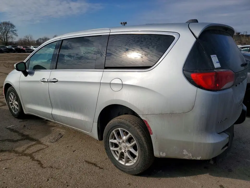 2023 CHRYSLER VOYAGER LX  