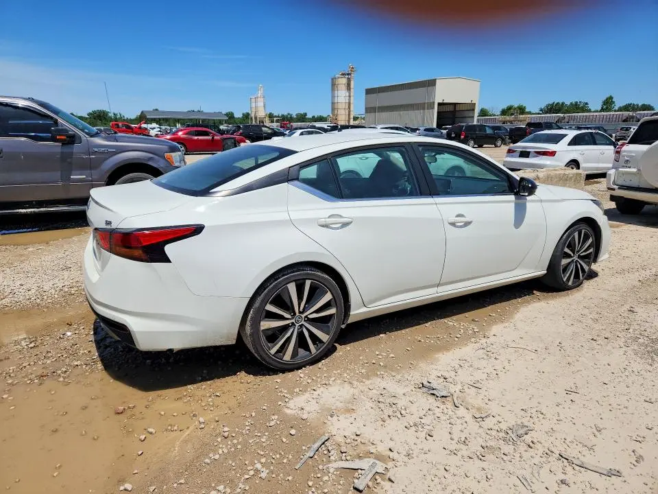2020 NISSAN ALTIMA SR  