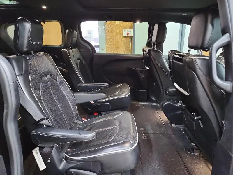 2019 CHRYSLER PACIFICA LIMITED  