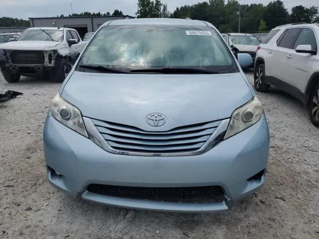2016 TOYOTA SIENNA LE  