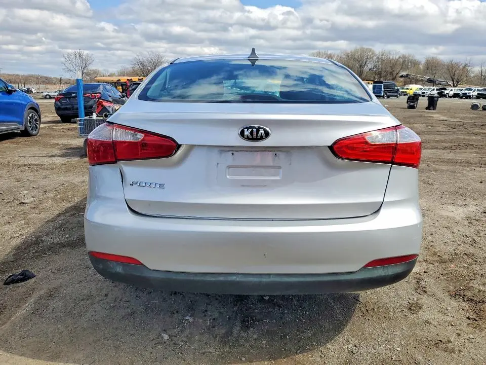 2016 KIA FORTE LX  