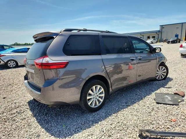 2017 TOYOTA SIENNA LIMITED PREMIUM 7-PASSENGER  
