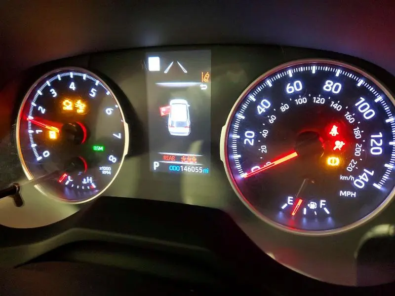 2020 TOYOTA RAV4 XLE  