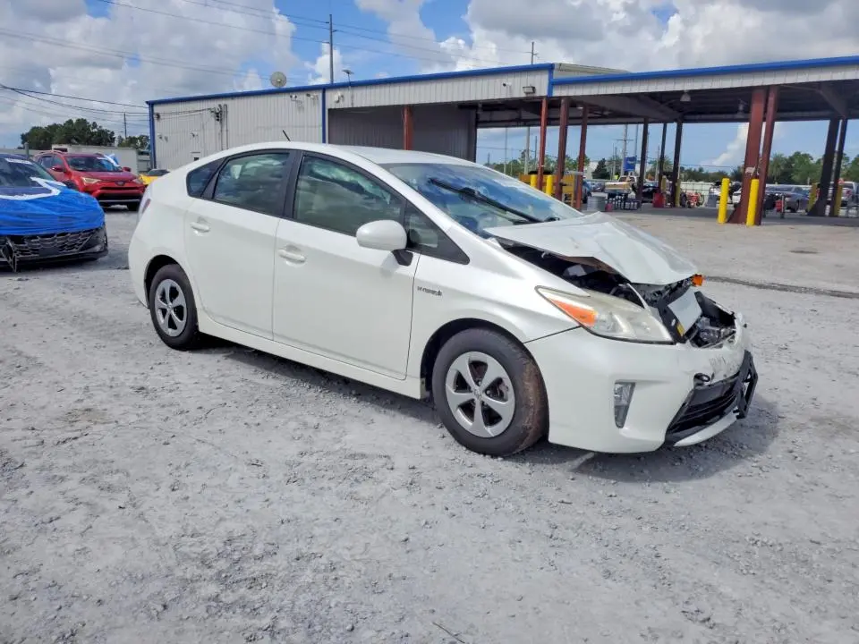 2013 TOYOTA PRIUS TWO  