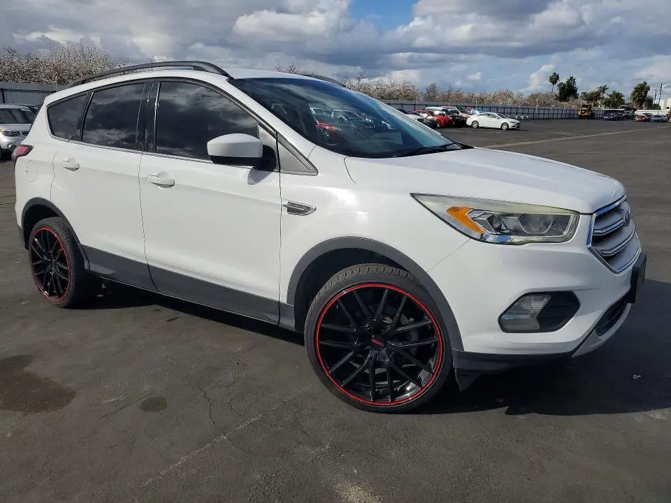 2018 FORD ESCAPE SEL  