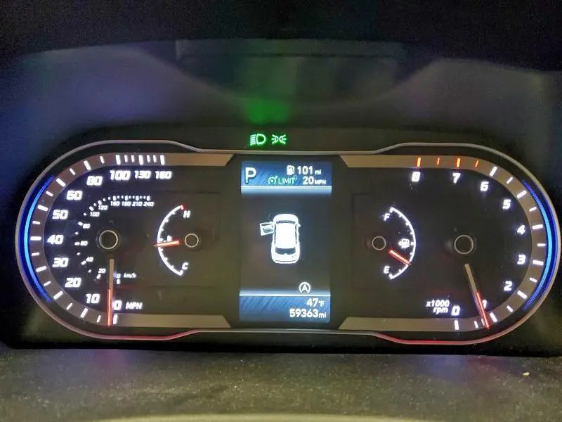 2023 HYUNDAI TUCSON SE  