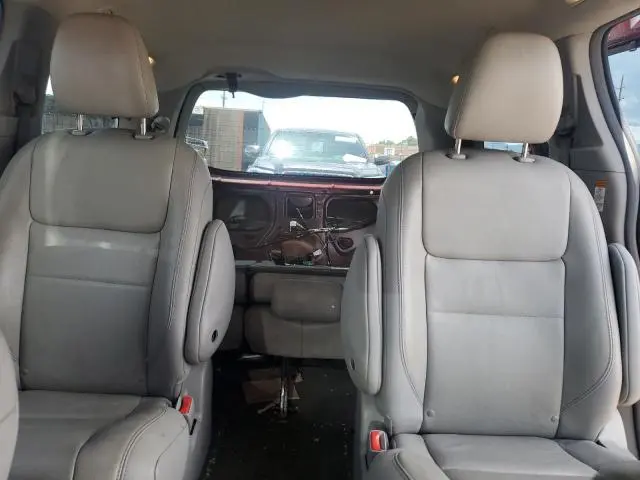 2017 TOYOTA SIENNA XLE  