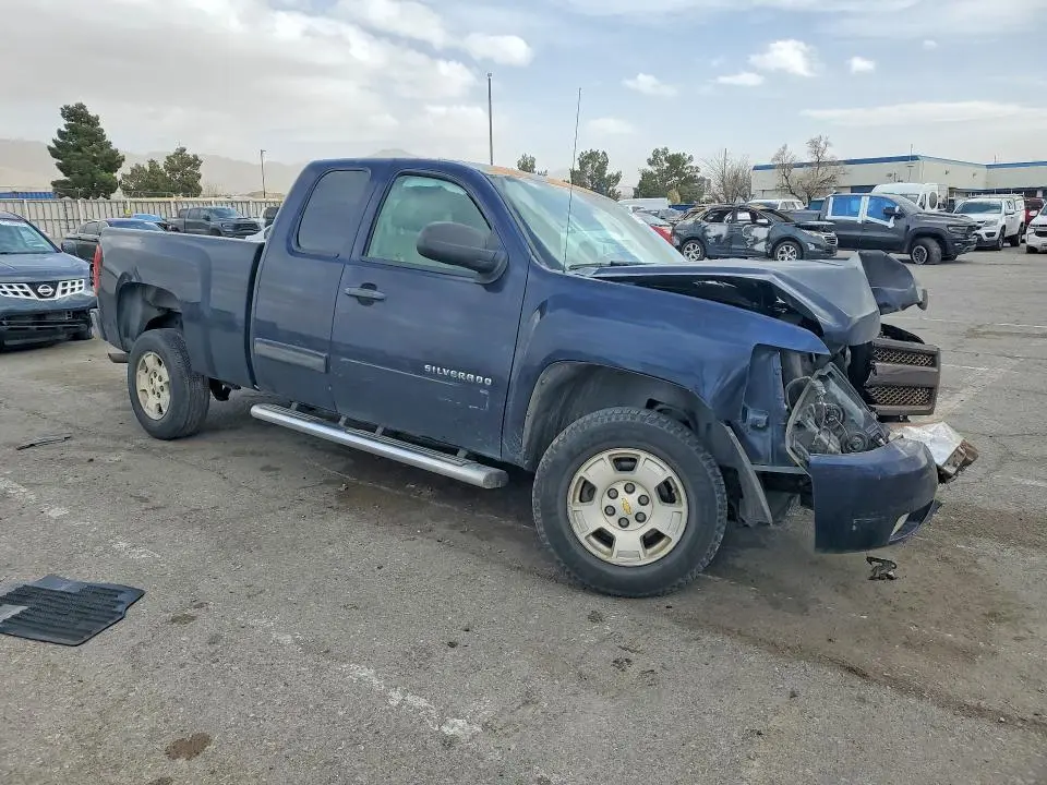 2011 CHEVROLET SILVERADO C1500 LT  