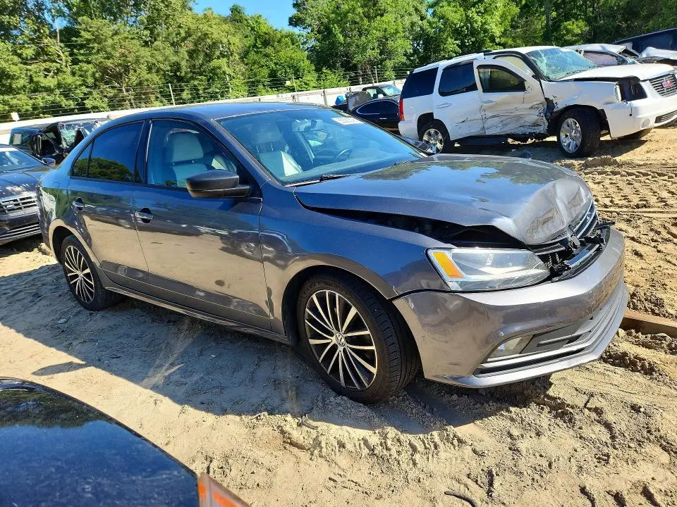 2015 VOLKSWAGEN JETTA SE  