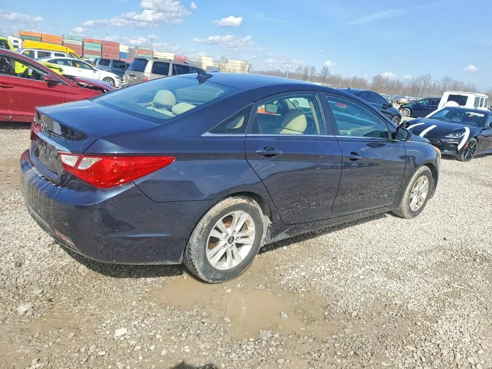 2013 HYUNDAI SONATA GLS  