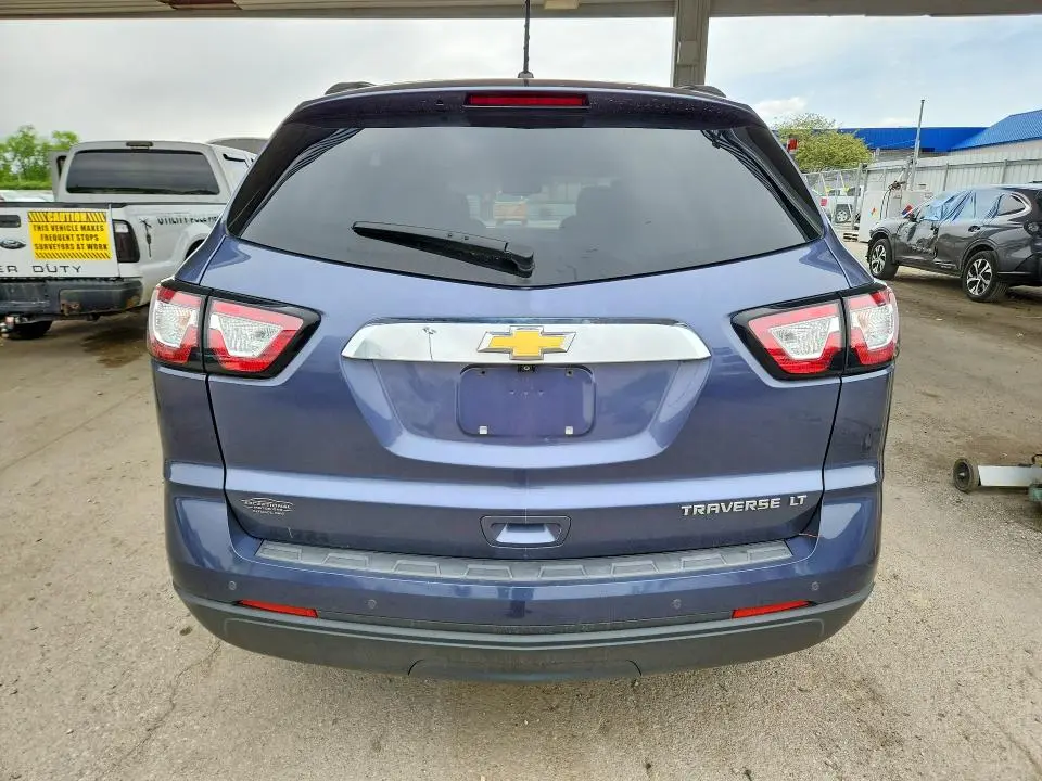 2014 CHEVROLET TRAVERSE LT  
