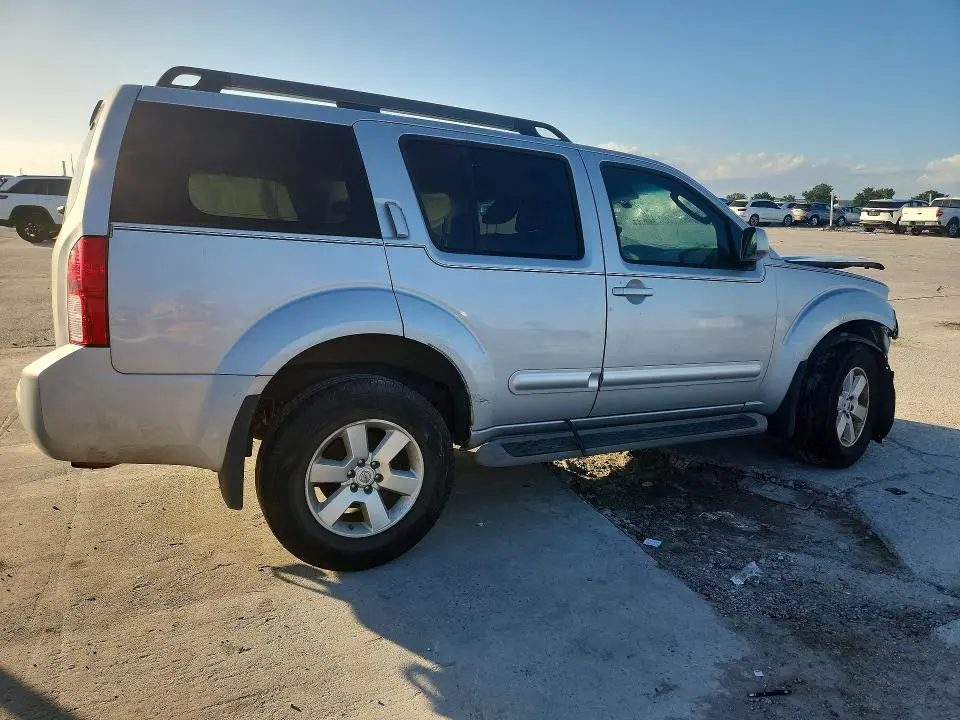 2012 NISSAN PATHFINDER S  
