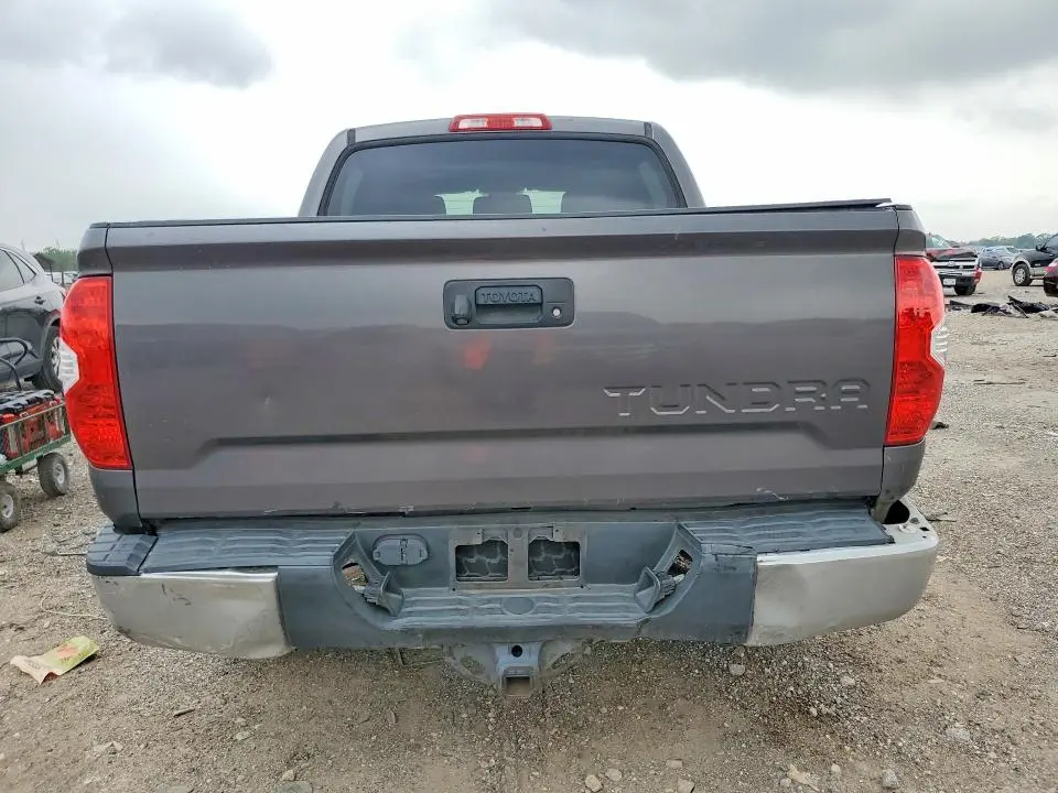 2015 TOYOTA TUNDRA CREWMAX SR5  