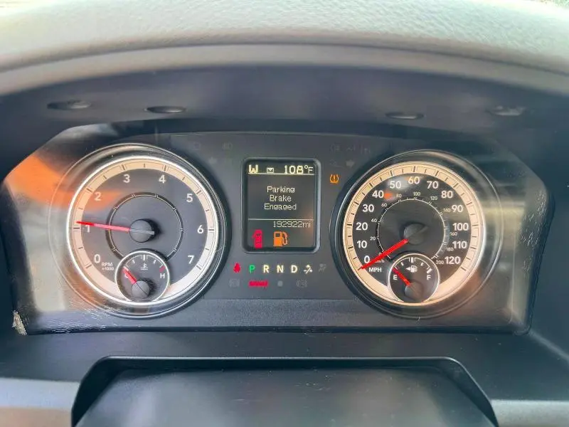 2016 RAM 1500 SLT  