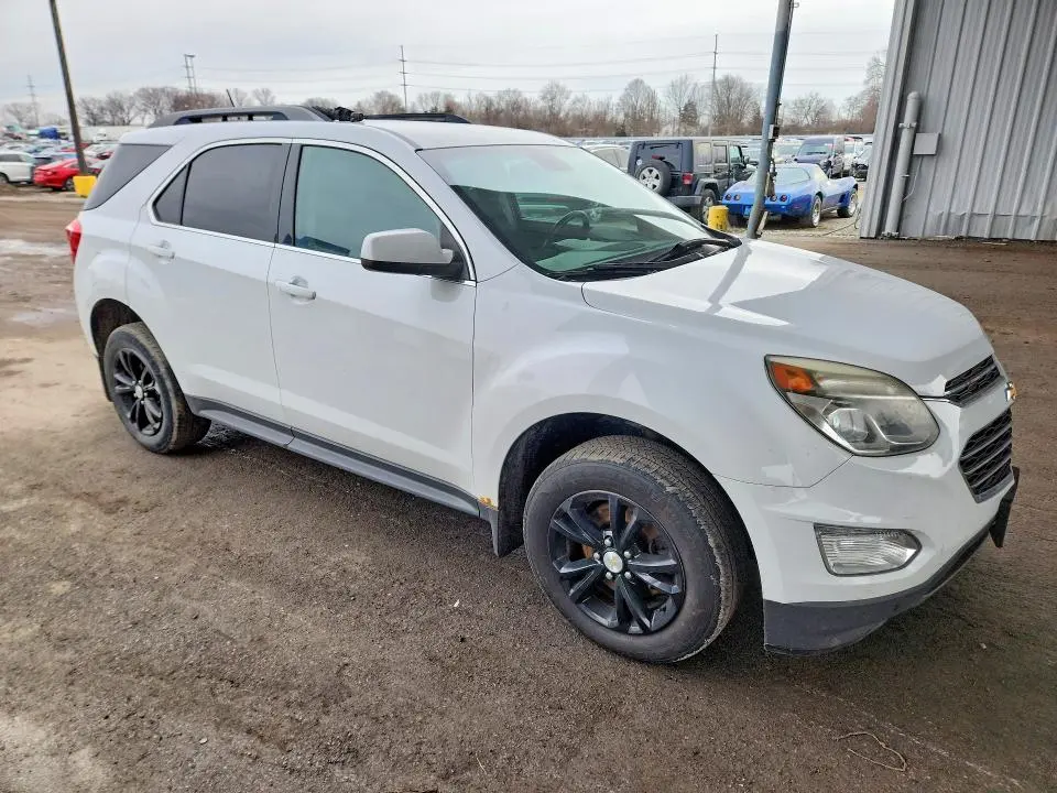 2017 CHEVROLET EQUINOX LT  