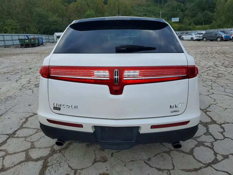 2015 LINCOLN MKT   